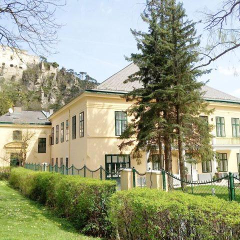 Schwarz Wienerwald Residenz Baden Exterior foto