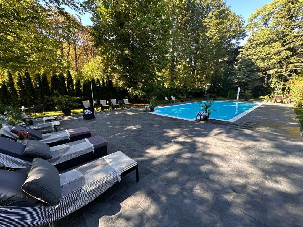 Schwarz Wienerwald Residenz Baden Exterior foto