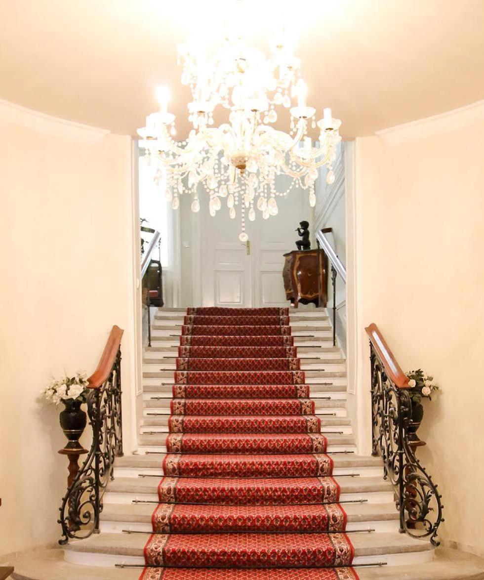 Schwarz Wienerwald Residenz Baden Exterior foto