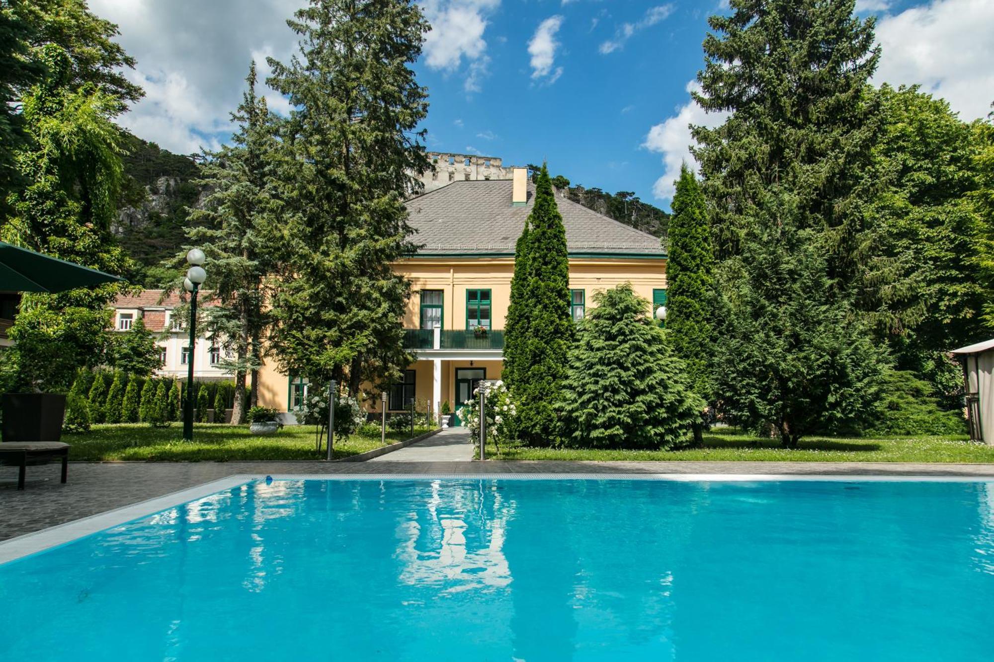 Schwarz Wienerwald Residenz Baden Exterior foto